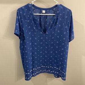 Old navy patterned blouse